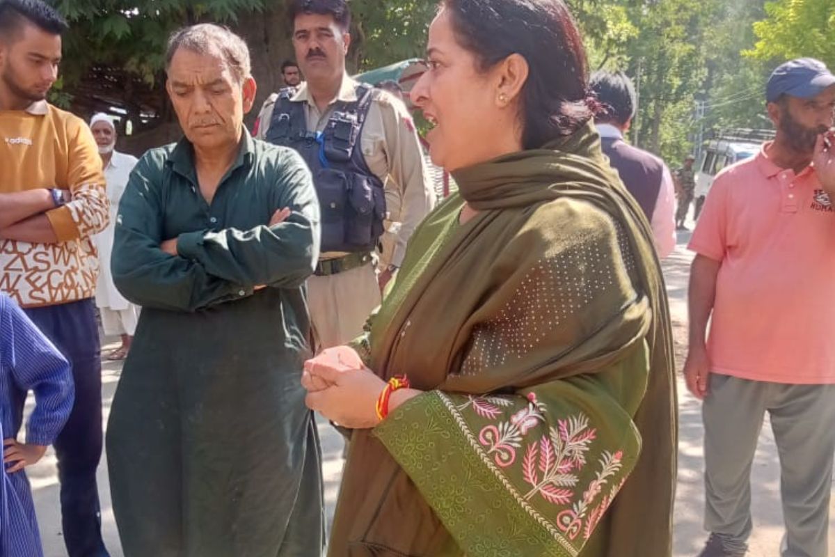 Historic Milestone - First Woman Kashmiri Pandit to Contest J&K Assembly Polls in Three Decades 