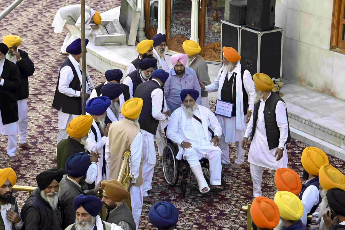 Sukhbir Singh Badal Undertakes Akal Takht's Punishment Golden Temple