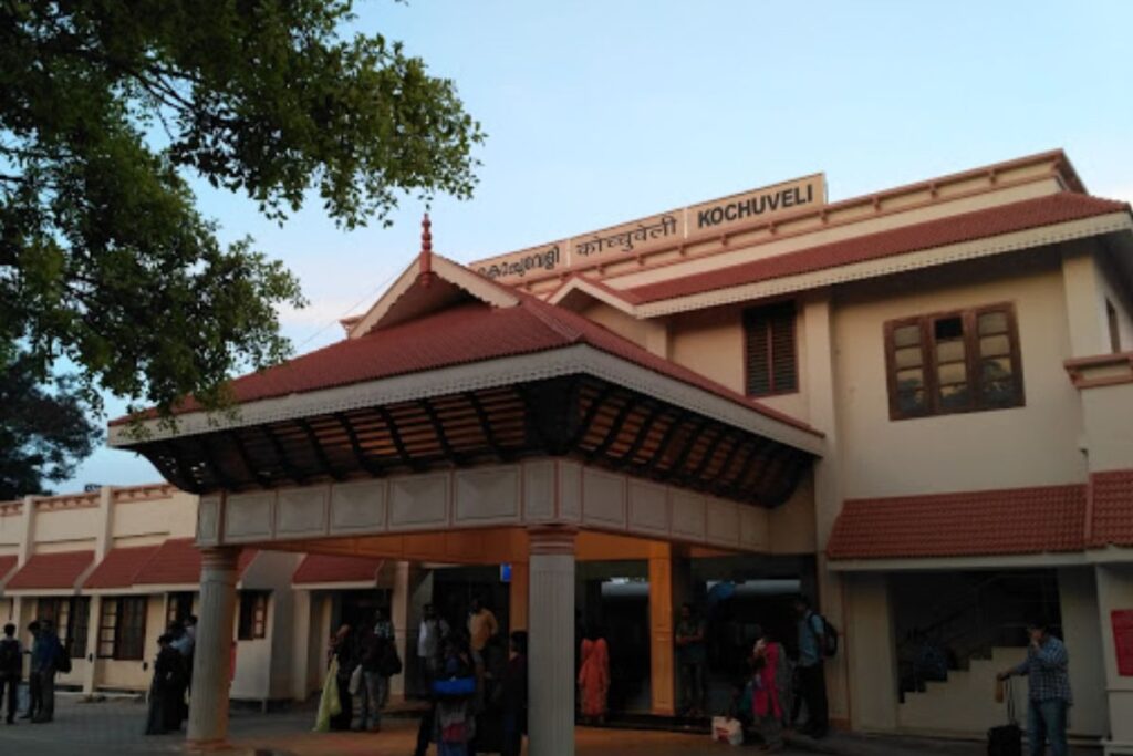 kochuveli railway station car parking